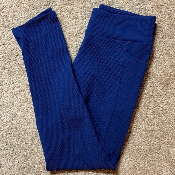 Mountain Mamas Flawless Textured Leggings, NWT, see measurements - Picture 1 of 8